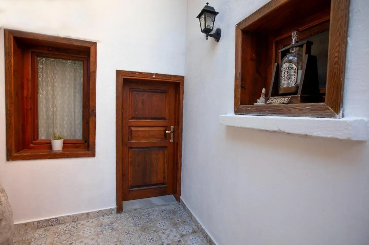 Lily Town Hotel Antalya Hostel