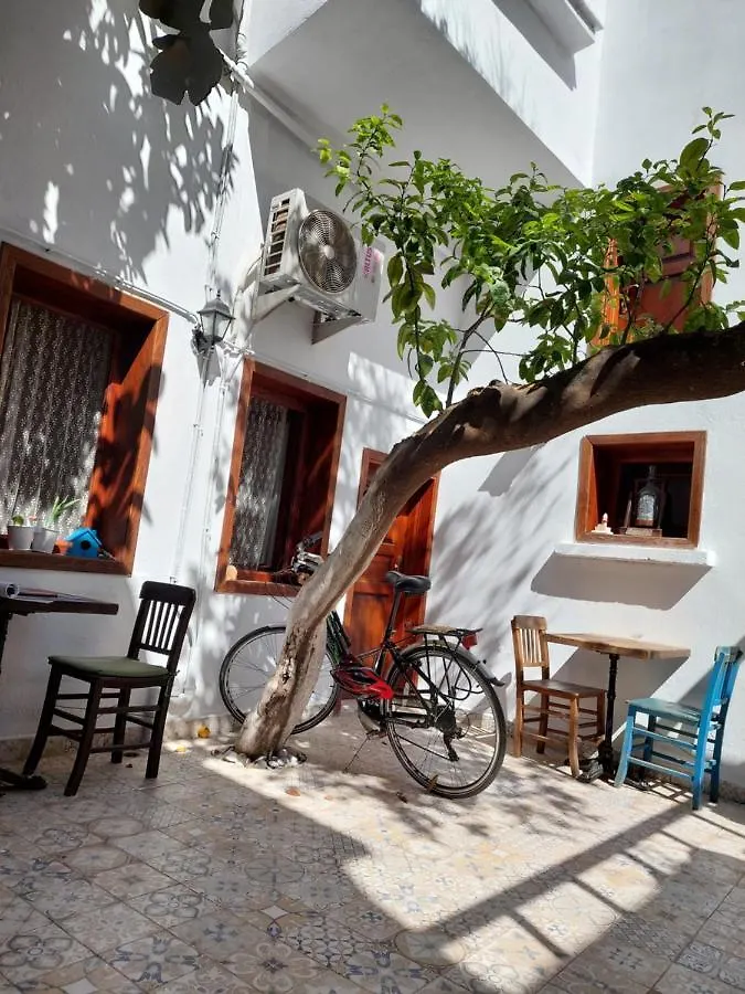 Hostel Lily Town Hotel Antalya